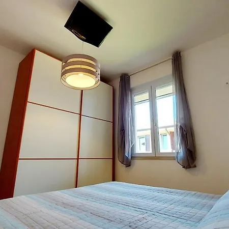 Narcisa View Lake&pool Apartment