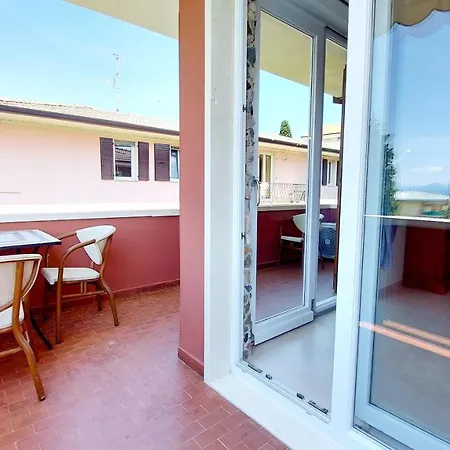 Narcisa View Lake&pool Apartment